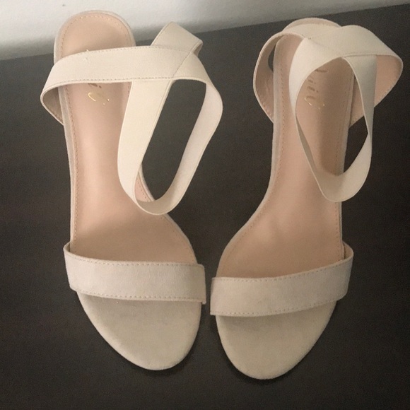Peep toes shoes - Picture 1 of 3